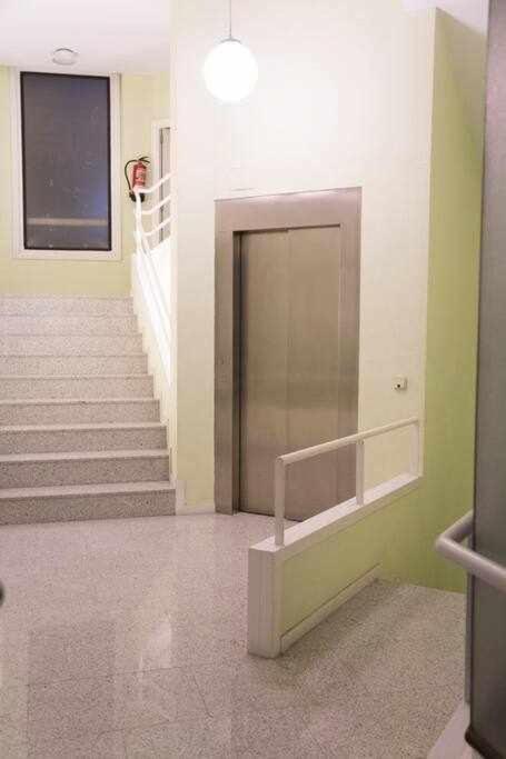 Un Elegante Piso Para Descubrir Madri Exterior foto