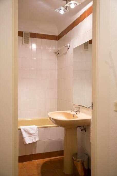 Un Elegante Piso Para Descubrir Madri Exterior foto