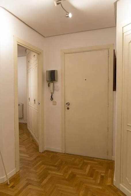 Un Elegante Piso Para Descubrir Madri Exterior foto